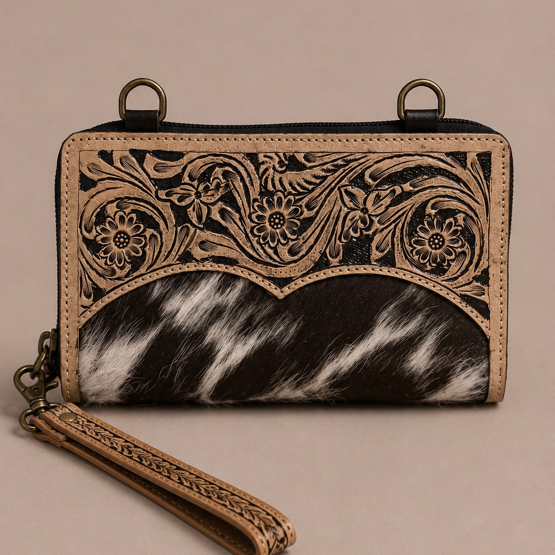 Mesa Noir Wristlet